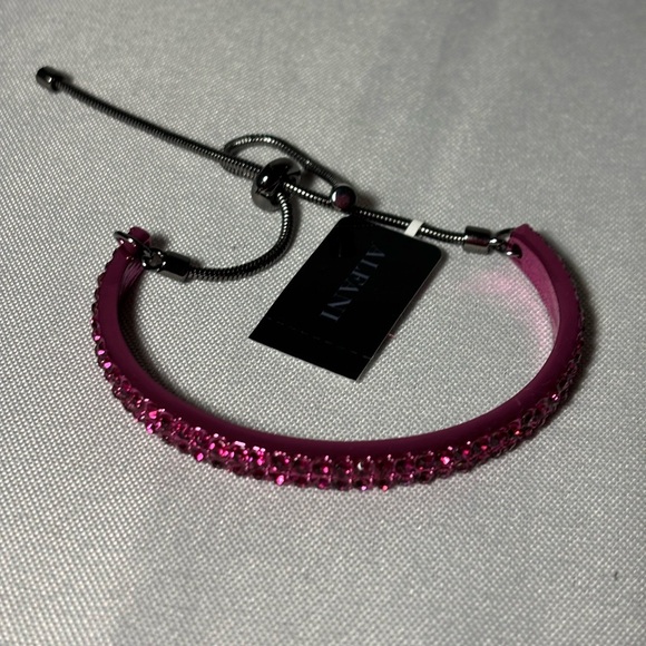 New with tags, womens rhinestone bracelet, #C767 - Picture 1 of 4